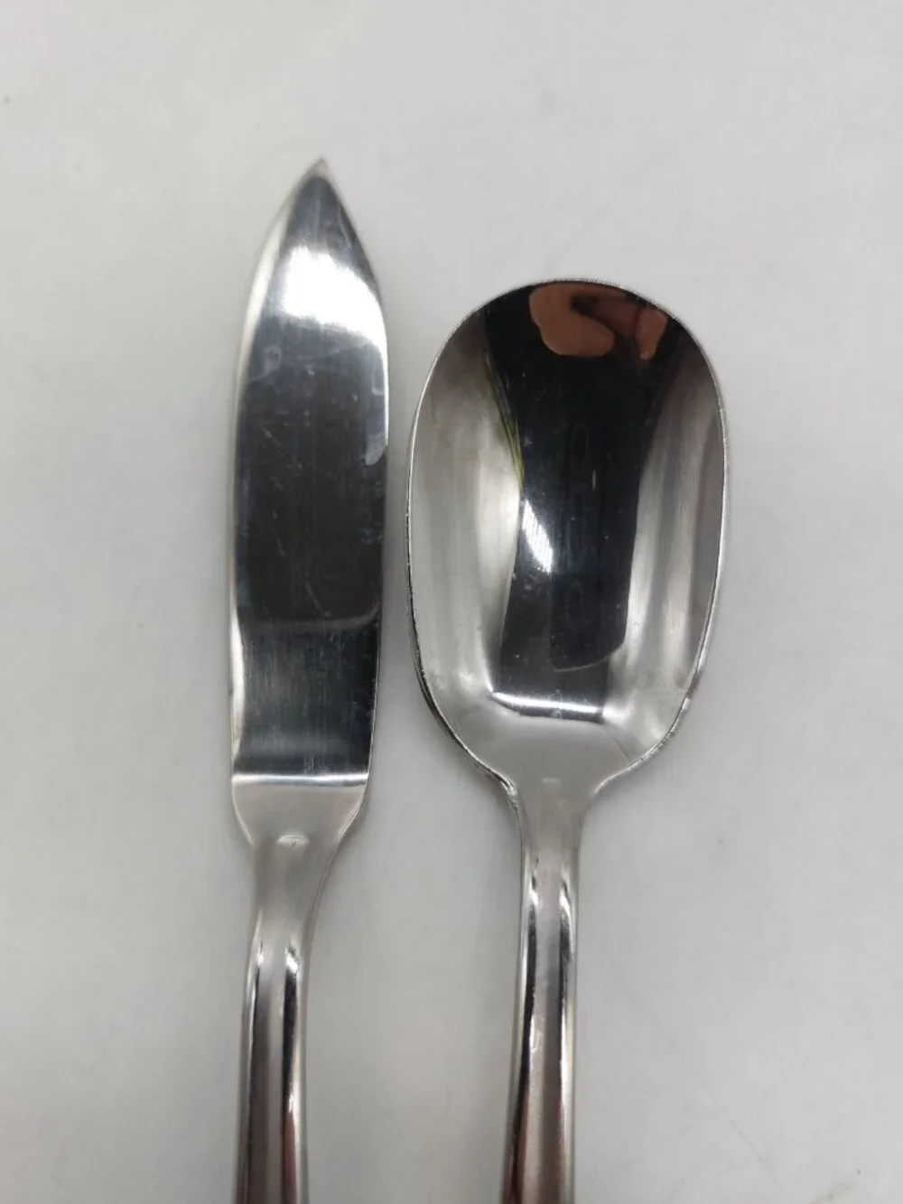 Oneida Butter Knife & Soup Spoon Set Of 2